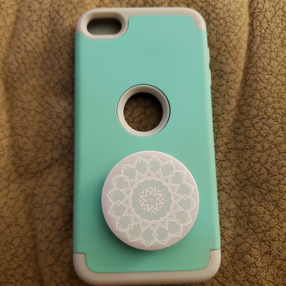 IPod touch case and pop socket